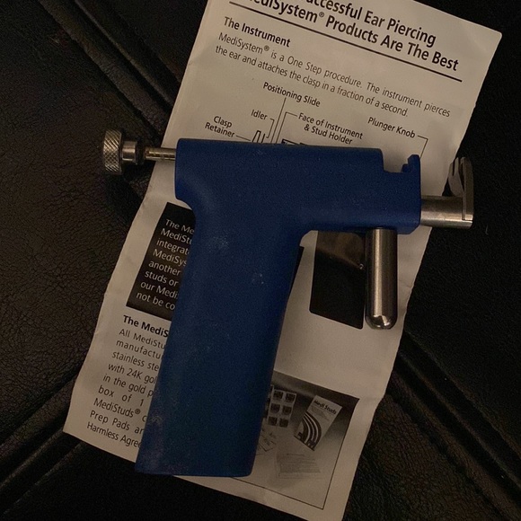 Vintage MediSystem stainless steel Ear Piercing instrument gun - Picture 2 of 6